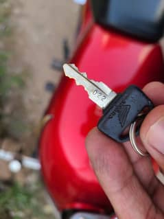 Honda CD70 red colour hai