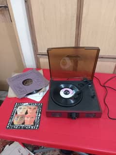 Shenzhen Jiayin King Turntable / 3 Speed Record Player with 5 Records