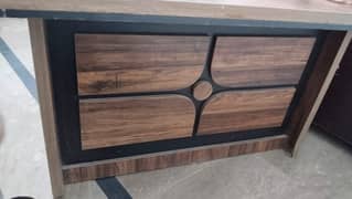Office table and chair in excellent condition for urgent sale