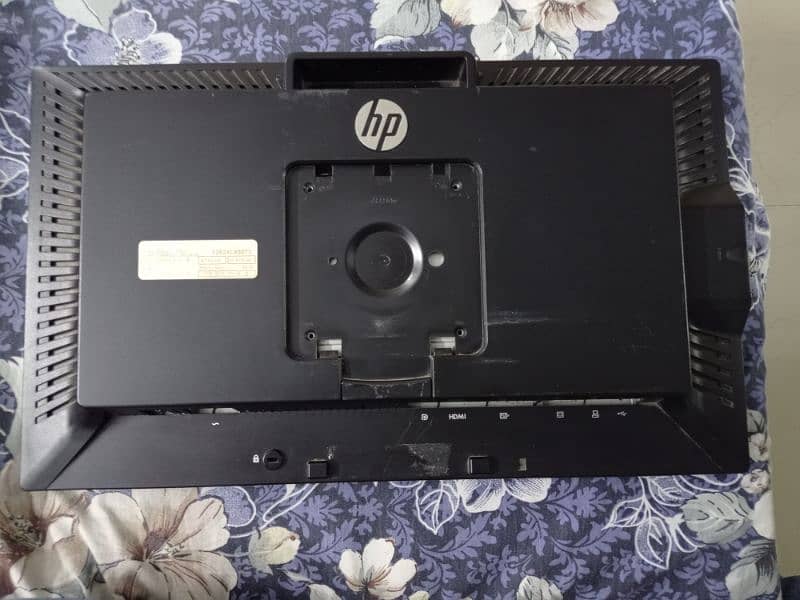 HP ZR2240w LED/LCD with ZR2440w Stand 1