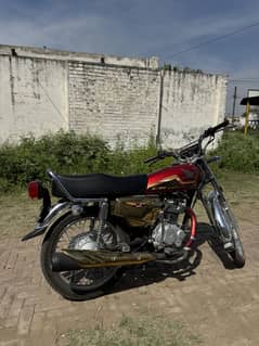 Honda 125 special edition gold 2024