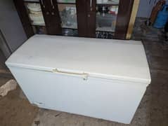 freezer full size genuine gas mein hai no repair genuine condition