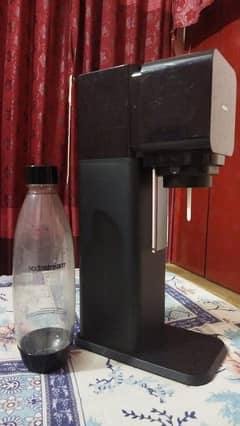 10/10 condition Soda Stream Machine Complete bottle with cylinder
