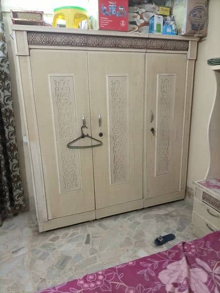 Bedroom Set 5 Piece Without Matres 3