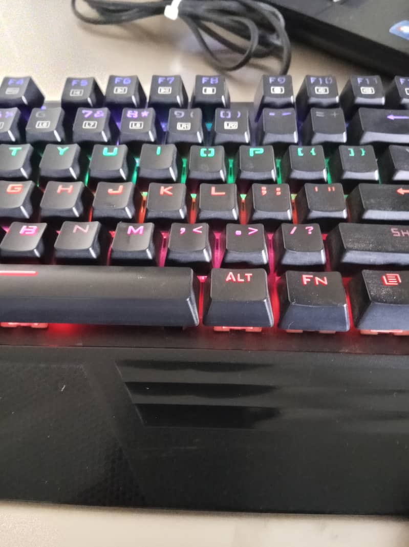 T-Dagger mechanical keyboard with blue switches 2