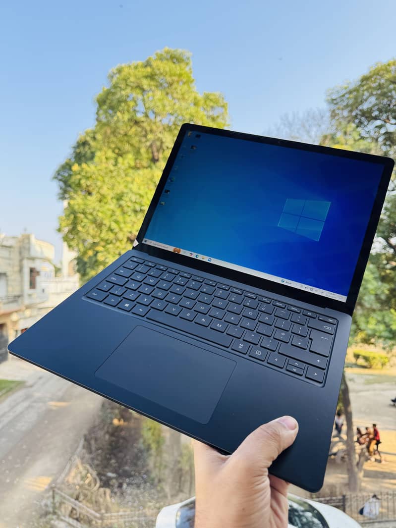 Microsoft Surface Laptop 4 10