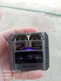 T25 WIRLESS POWER BANK + EASRBUDS