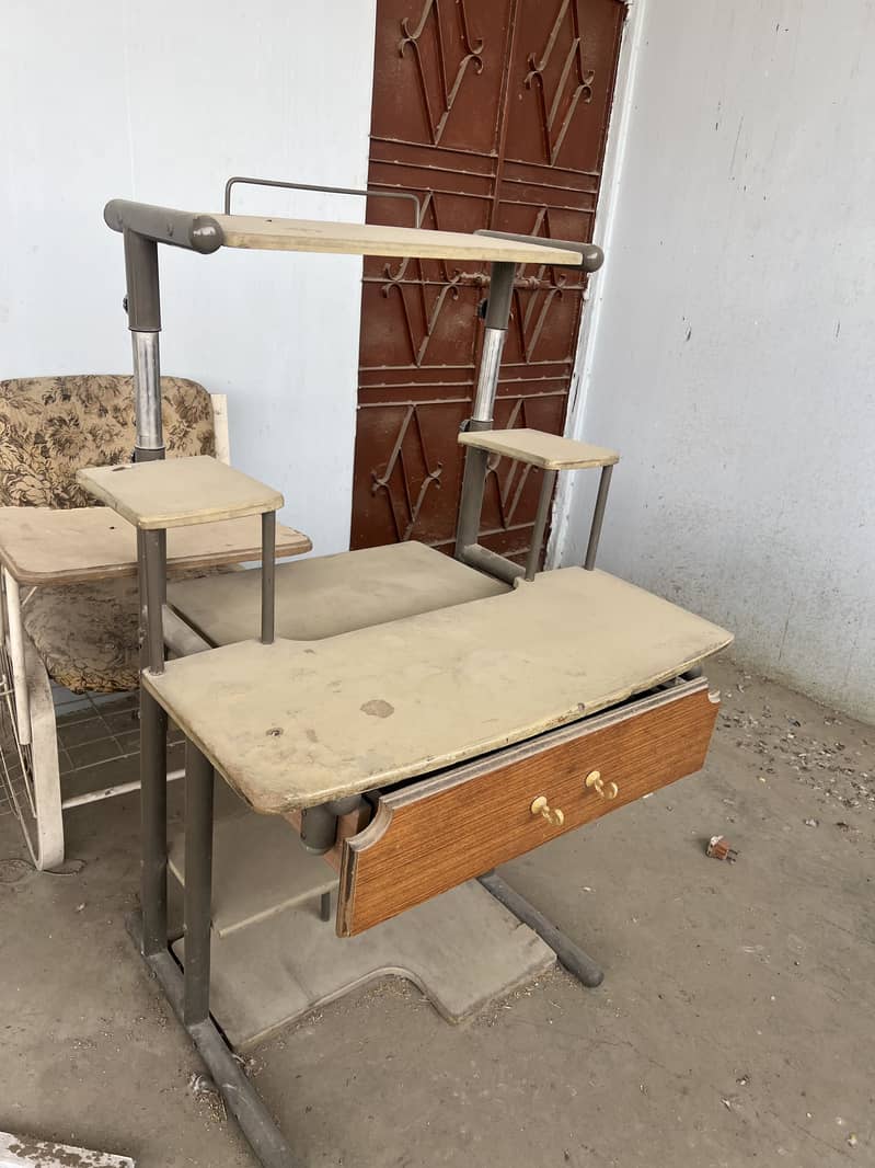 Computer table for sell 1