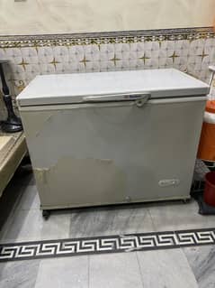 I want to sale my dowlance d freezer