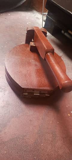 wooden roti maker