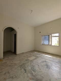 3 BED DD 1st FLOOR 400 SQRDS AVAILABLE FOR RENT