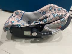 Baby carry cot / car seat