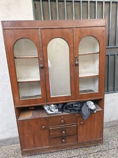 showcase for sale in good condition
