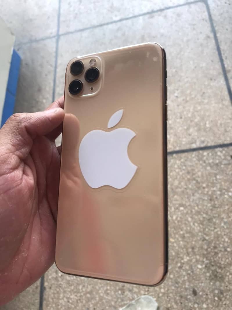 11pro max 256gb gold clour Factory unlock Esim time available 3