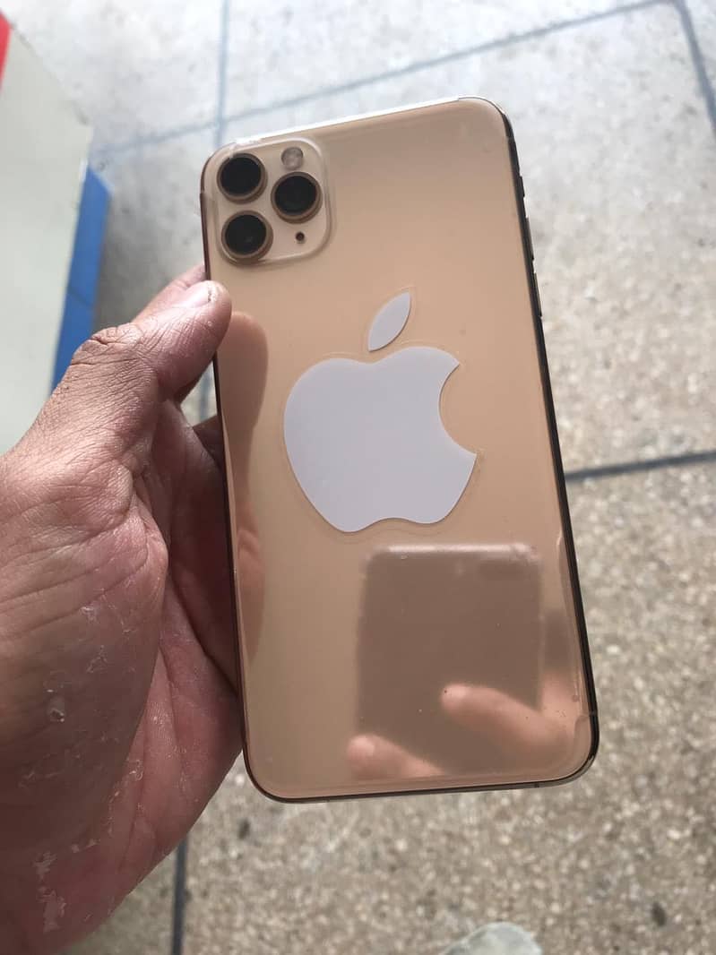 11pro max 256gb gold clour Factory unlock Esim time available 4