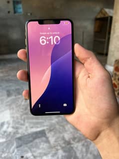 iPhone xsmax 256 gb 85 health 10/10 condition water pack all ok