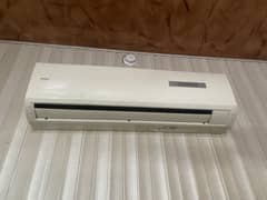 Air conditioning feature low consumption of electricity.