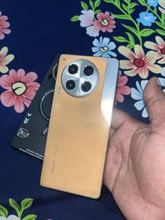 Tecno Cammon 30