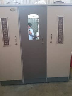 wardrobes darasing table