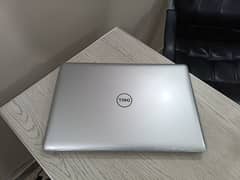 Dell Inspiron 5770 core i7 8th gen quadcore 17.3" 1080p 4gb Amd Radeon