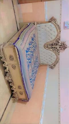 bed with site table dobule mirror dressing