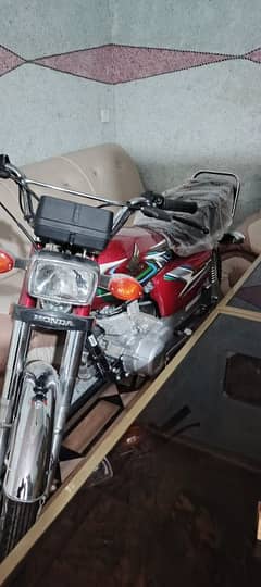 antique chez ki samj walh rabta kry patrol tak nahi para huwa bike ma