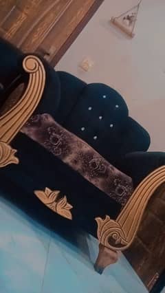 123 seater sofa set is in excellent condition