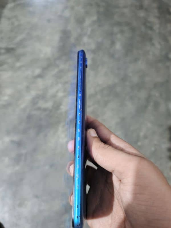 vivo 1823, Android version:8.1. 0, Processor:2.0 GHz Octa-core 10/9 he 2