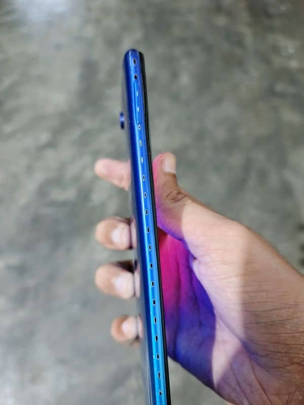 vivo 1823, Android version:8.1. 0, Processor:2.0 GHz Octa-core 10/9 he 3