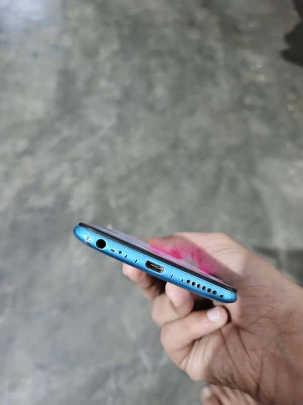 vivo 1823, Android version:8.1. 0, Processor:2.0 GHz Octa-core 10/9 he 4