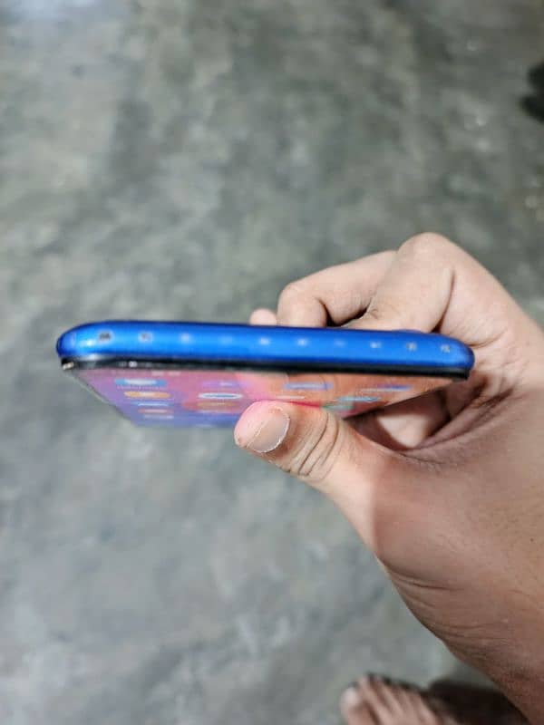 vivo 1823, Android version:8.1. 0, Processor:2.0 GHz Octa-core 10/9 he 5