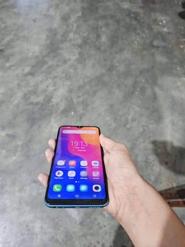 vivo 1823, Android version:8.1. 0, Processor:2.0 GHz Octa-core 10/9 he 6