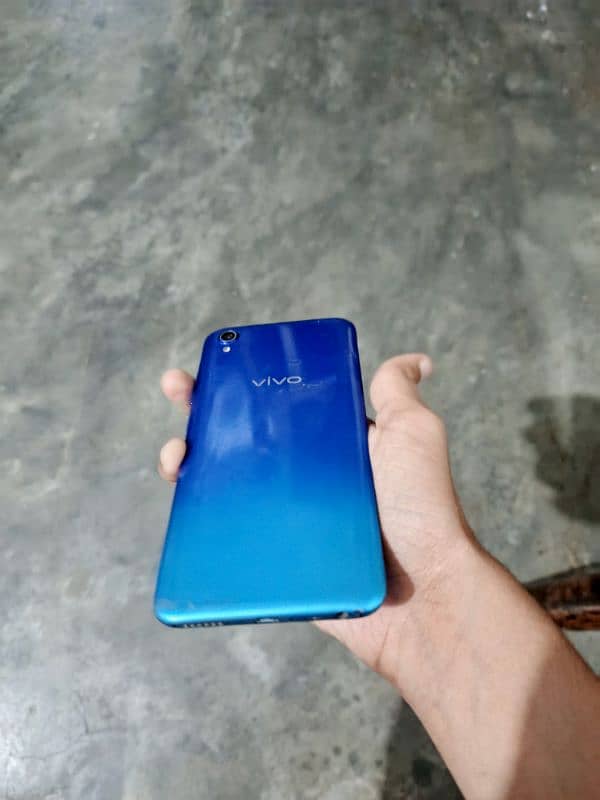 vivo 1823, Android version:8.1. 0, Processor:2.0 GHz Octa-core 10/9 he 8