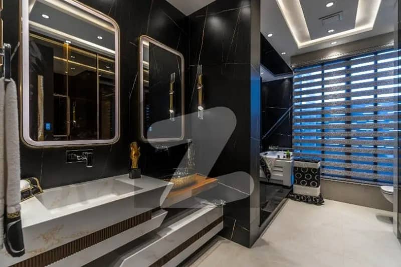1 Kanal Luxurious Upper Portion On Top Location For Rent in DHA Phase 1 Lahore 3