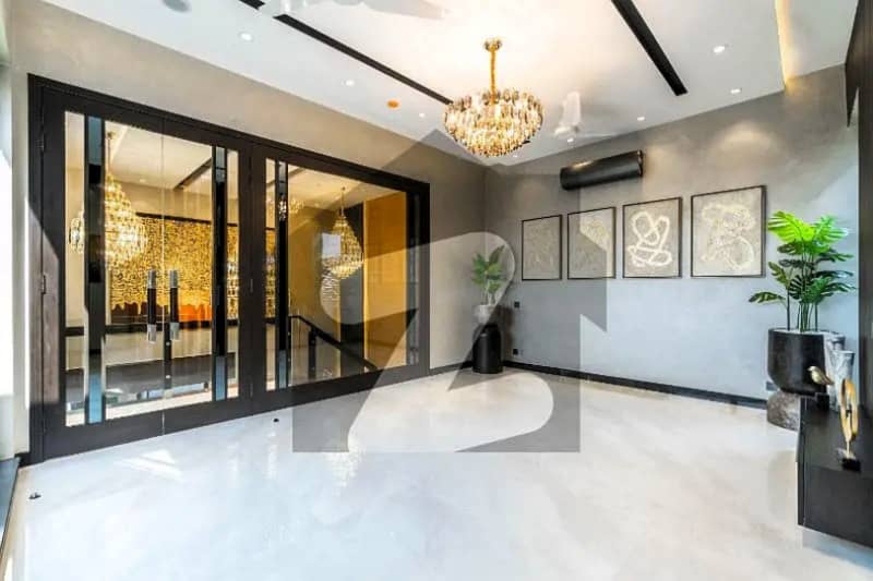 1 Kanal Luxurious Upper Portion On Top Location For Rent in DHA Phase 1 Lahore 4