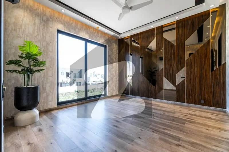 1 Kanal Luxurious Upper Portion On Top Location For Rent in DHA Phase 1 Lahore 5
