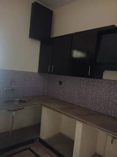 2 bed dd 1st floor portion for rent