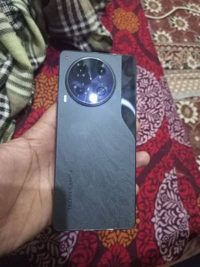 Camon 30  12+6/256