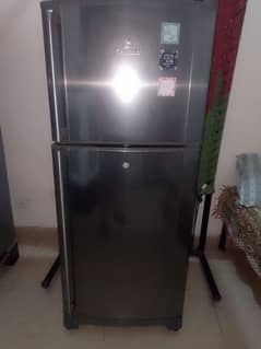 dowlanc fridge midiam saiz ki ha all ok ha 10/9 condeshion ha