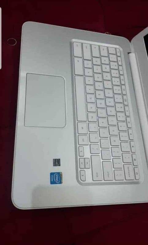 HP intel celeron 4th Generation 4Gb ram 128GB ssd screen 14 inches 4
