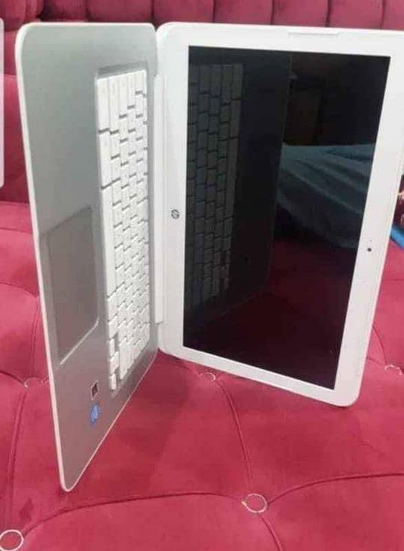 HP intel celeron 4th Generation 4Gb ram 128GB ssd screen 14 inches 6
