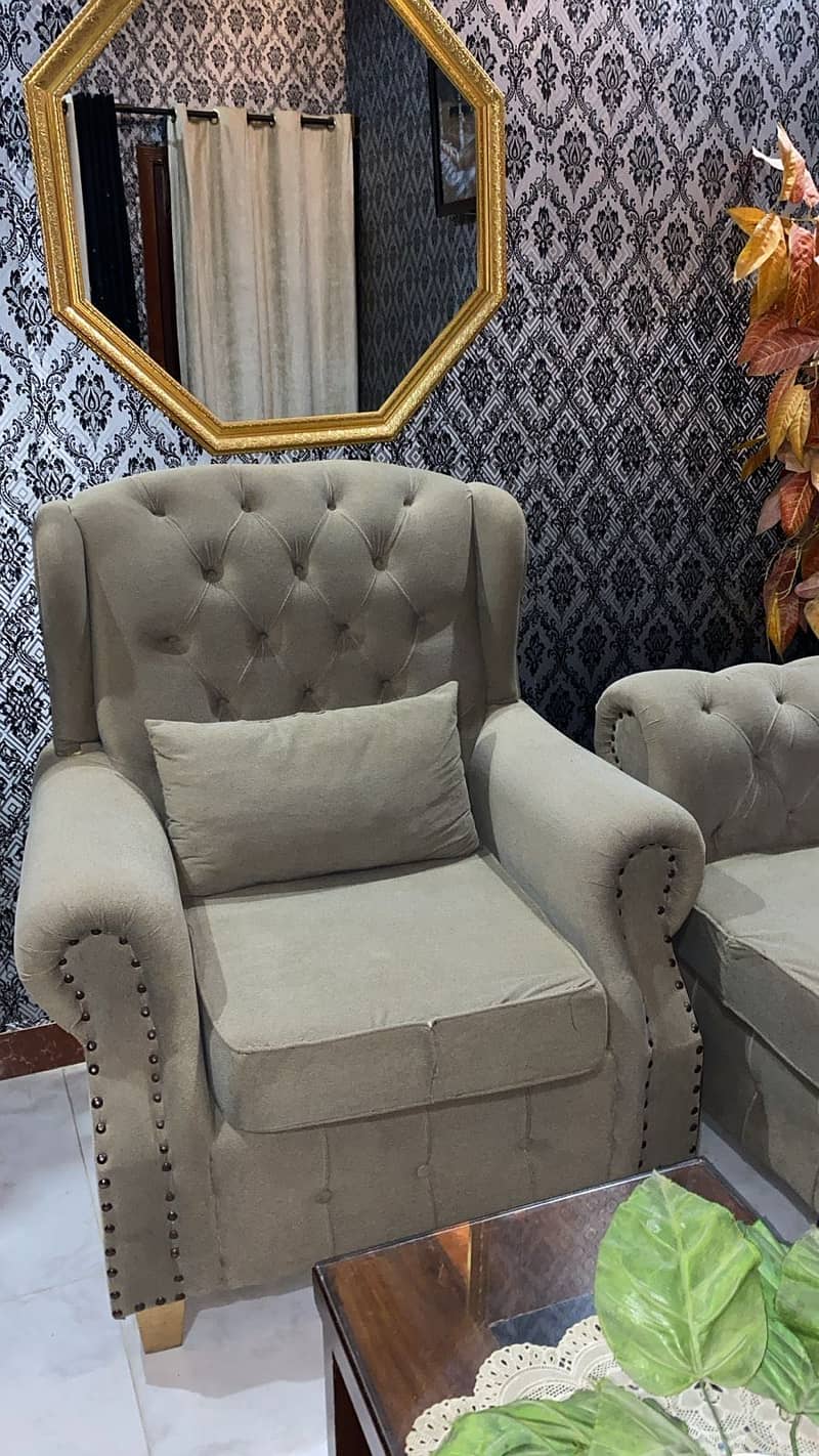 Sofa set with table and dewan 3