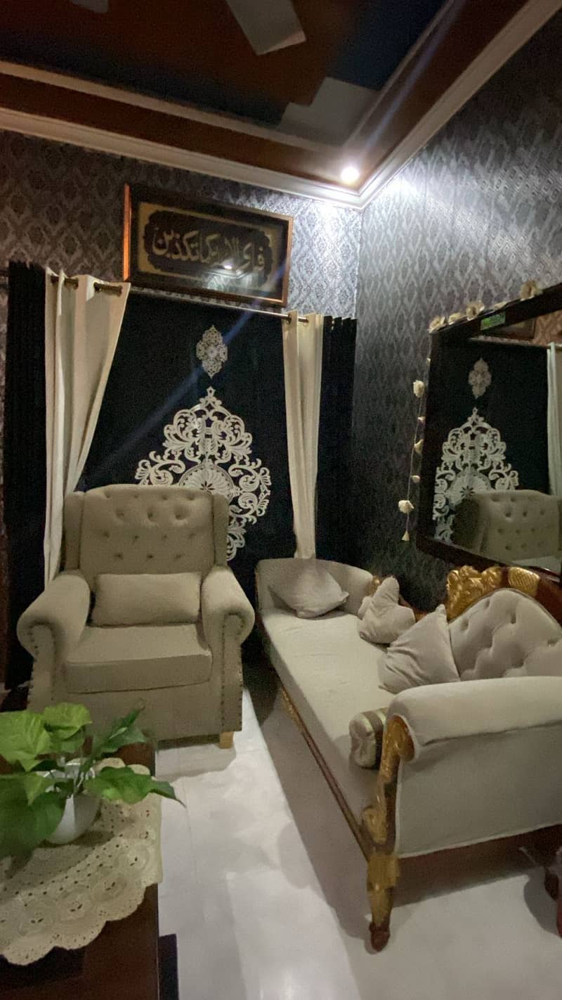 Sofa set with table and dewan 6