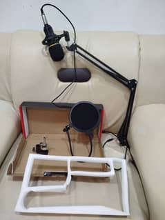BM800 condenser mic with all accessories + V8 kit