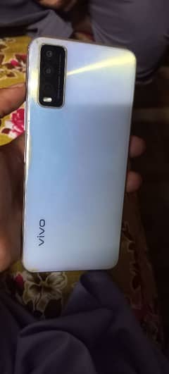 y20 4 64 with box charger