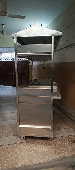 fast food counter 16L fryer and 2 feet hot plate 7 feet counter height