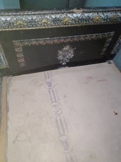 black color 3.8 feet small bed