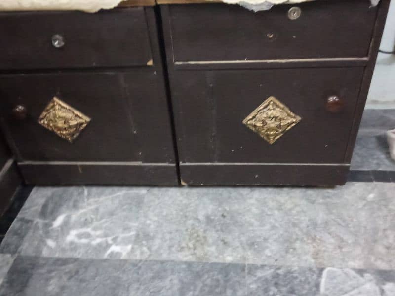 complete bed set with side table mirror table 9