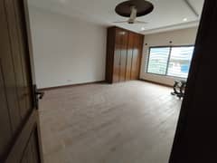 12 Full House Available For Rent In G-15