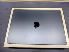 MacBook Air M3 2024 16GB / 256GB 15 Inch.